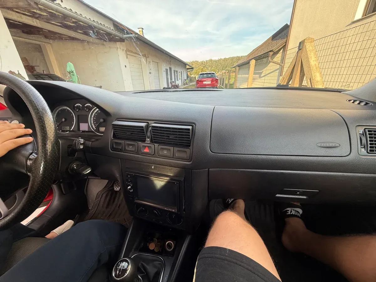 Volkswagen Golf 2003 photo 2