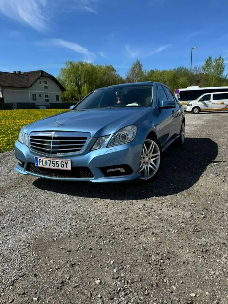 Mercedes-Benz E-Class 2009 photo 3