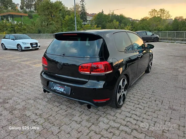 Volkswagen Golf 2011 photo 3