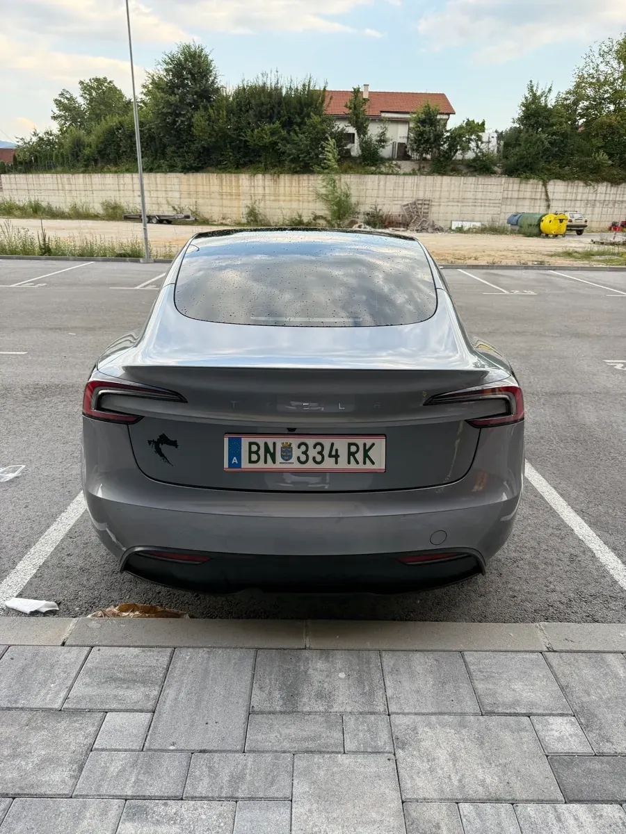 Tesla Model 3 2025 photo 3