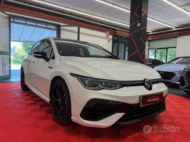 Volkswagen Golf R 2024 photo 2