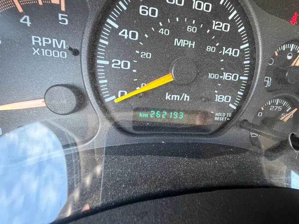 Chevrolet 3500 2001 photo 4