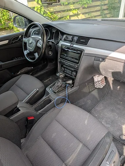 Skoda Superb 2010 photo 4