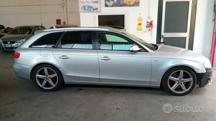 Audi A4 2009 photo 2