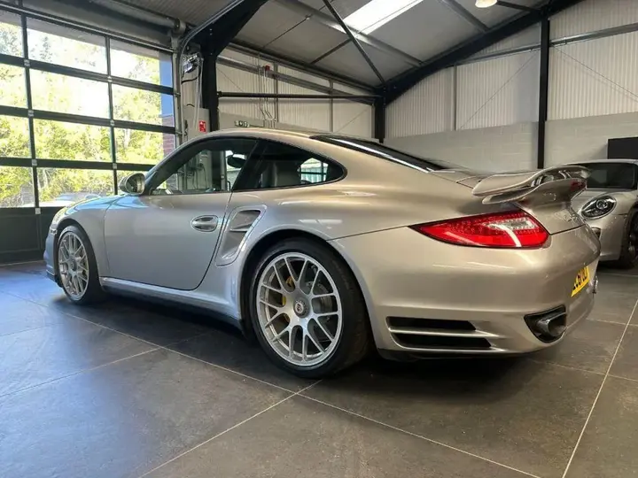 Porsche 911 2011 photo 5