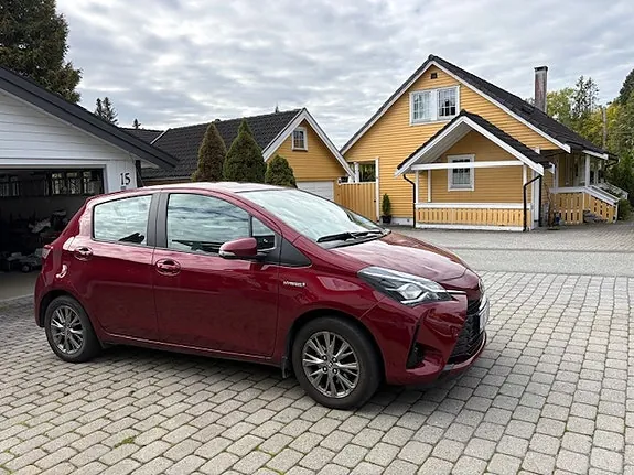Toyota Yaris 2018 photo 2