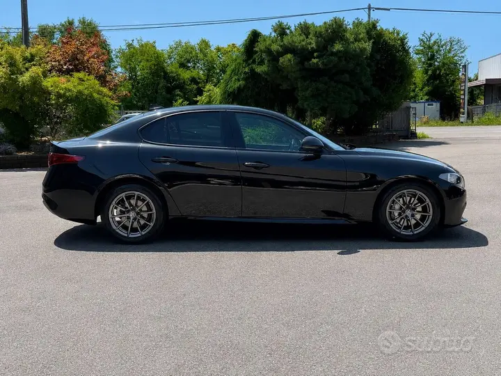 Alfa Romeo Giulia 2016 photo 4