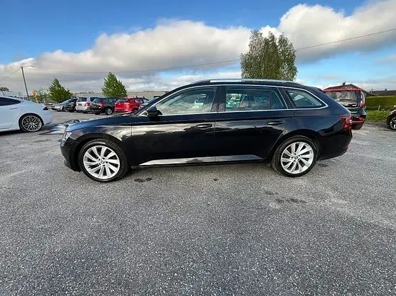 Skoda Superb 2017 photo 5