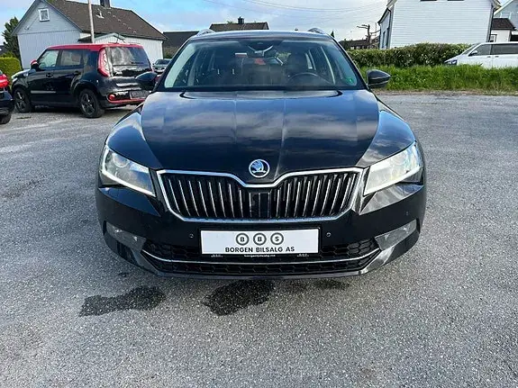 Skoda Superb 2017 photo 2