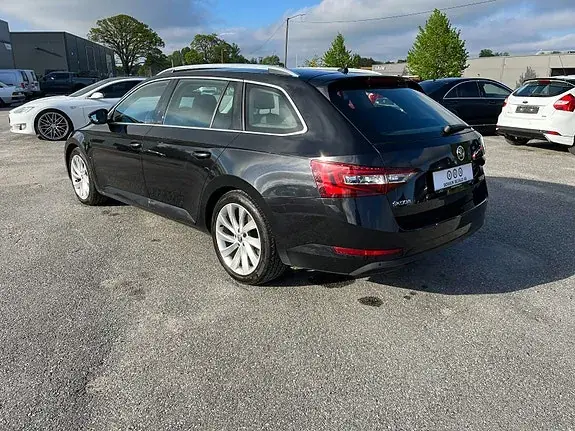 Skoda Superb 2017 photo 4
