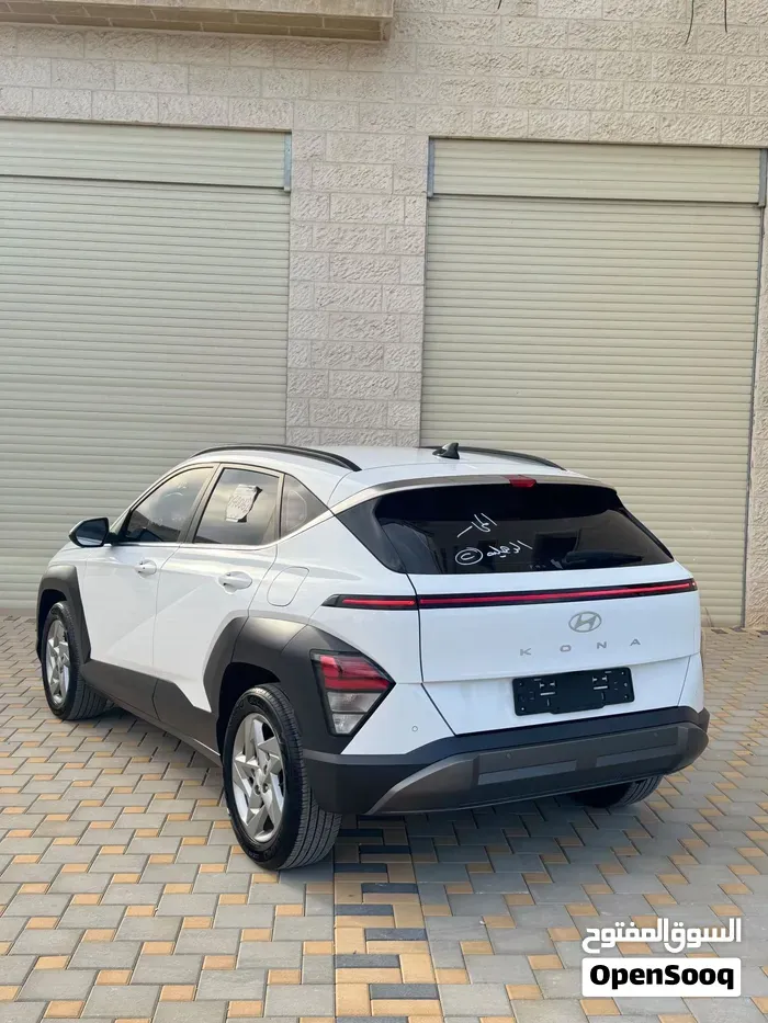 Hyundai Kona 2023 photo 2