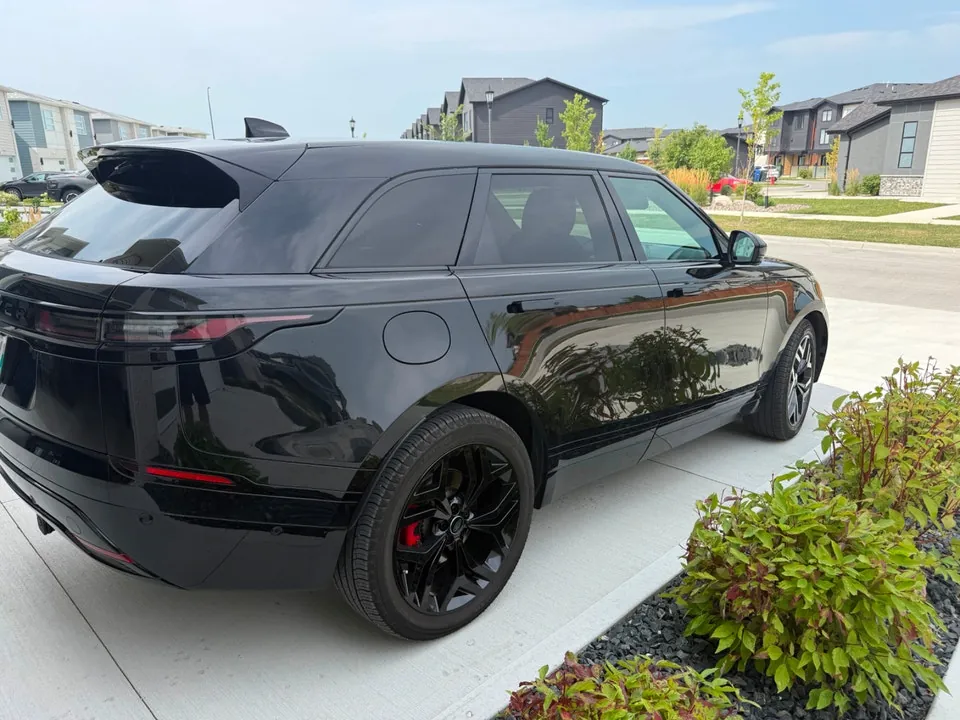 Land Rover Velar 2025 photo 2