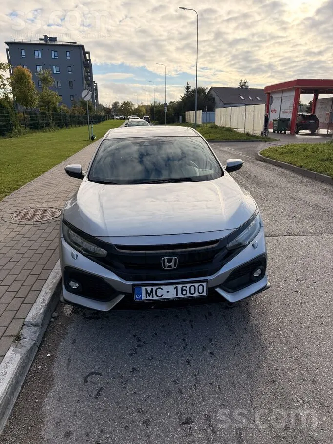 Honda Civic 2020 photo 2