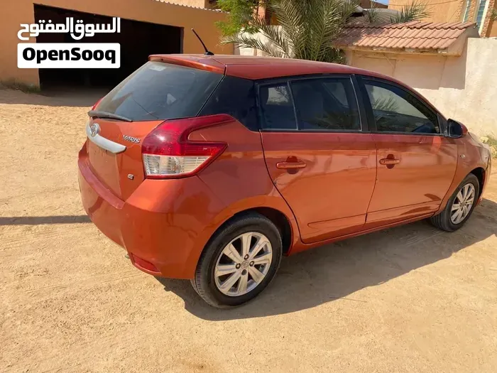 Toyota Yaris 2015 photo 2