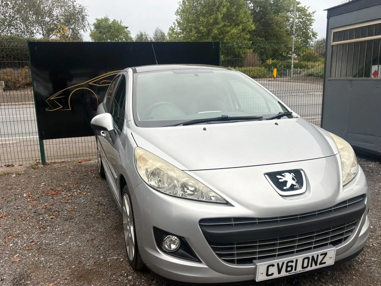 Peugeot 207 2011 photo 3