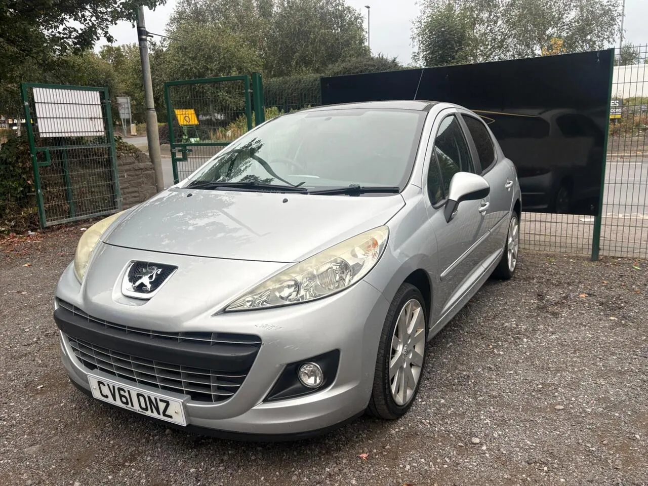 Peugeot 207 2011 photo 4