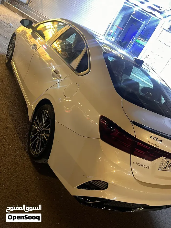 Kia Forte 2023 photo 3