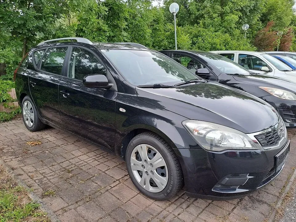 Kia Ceed 2010 photo 2