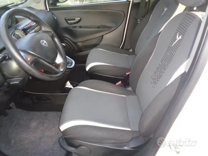 Lancia Ypsilon 2015 photo 5