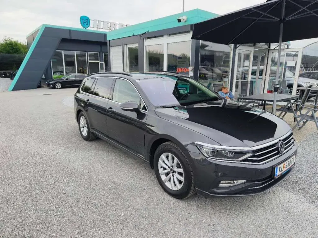 Volkswagen Passat 2021 photo 2