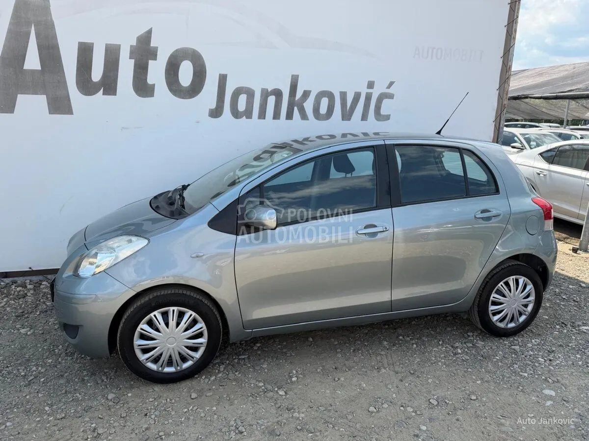 Toyota Yaris 2011 photo 4