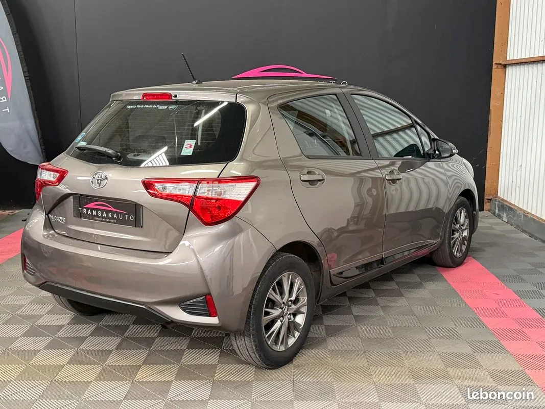 Toyota Yaris 2017 photo 5