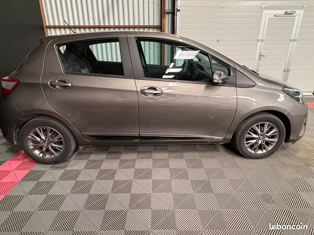 Toyota Yaris 2017 photo 4