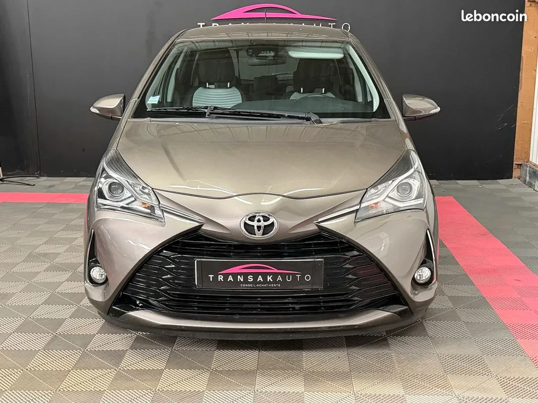 Toyota Yaris 2017 photo 2