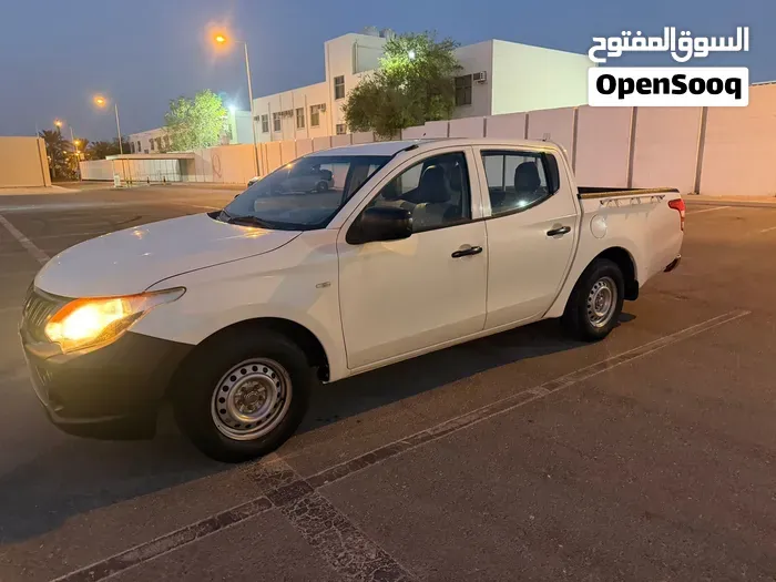 Mitsubishi L200 2016 photo 2