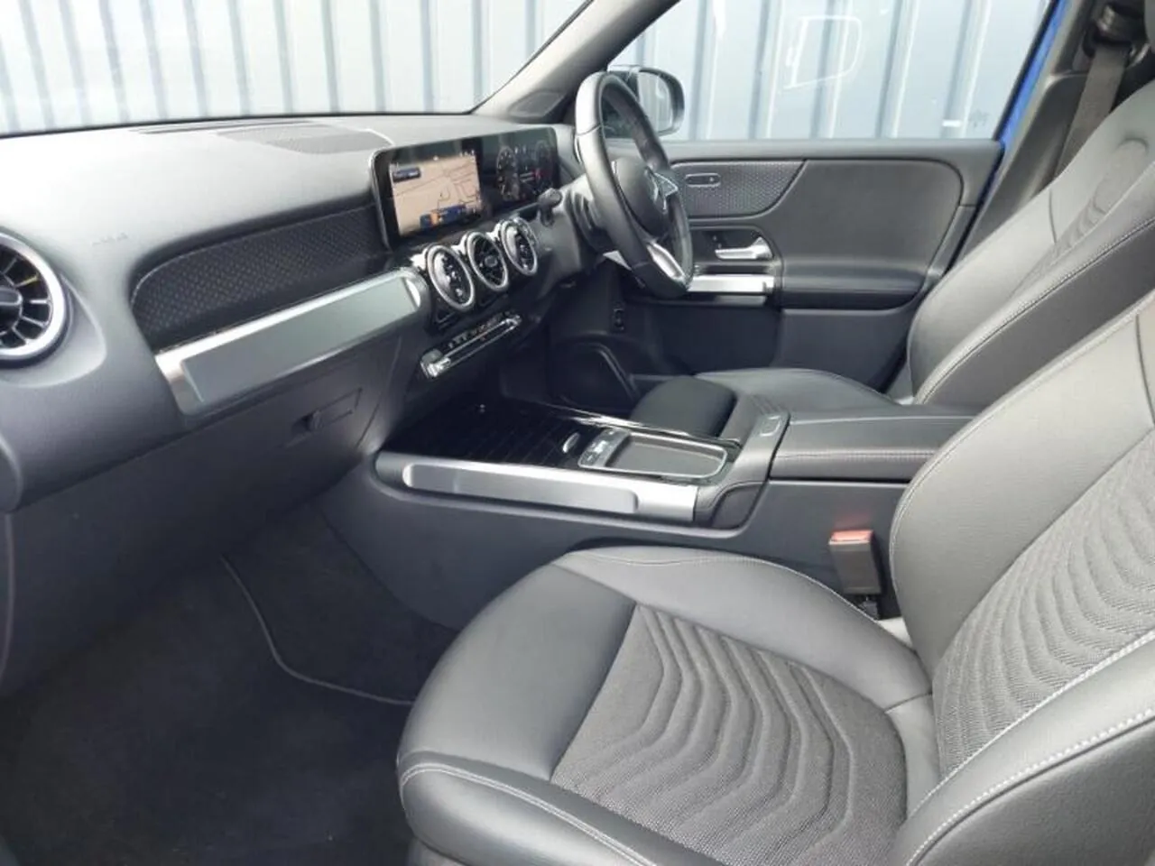 Mercedes-Benz Glb 2025 photo 5