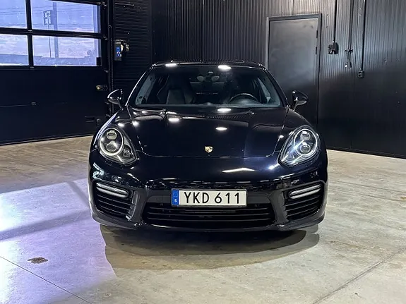 Porsche Panamera Gts 2015 photo 2