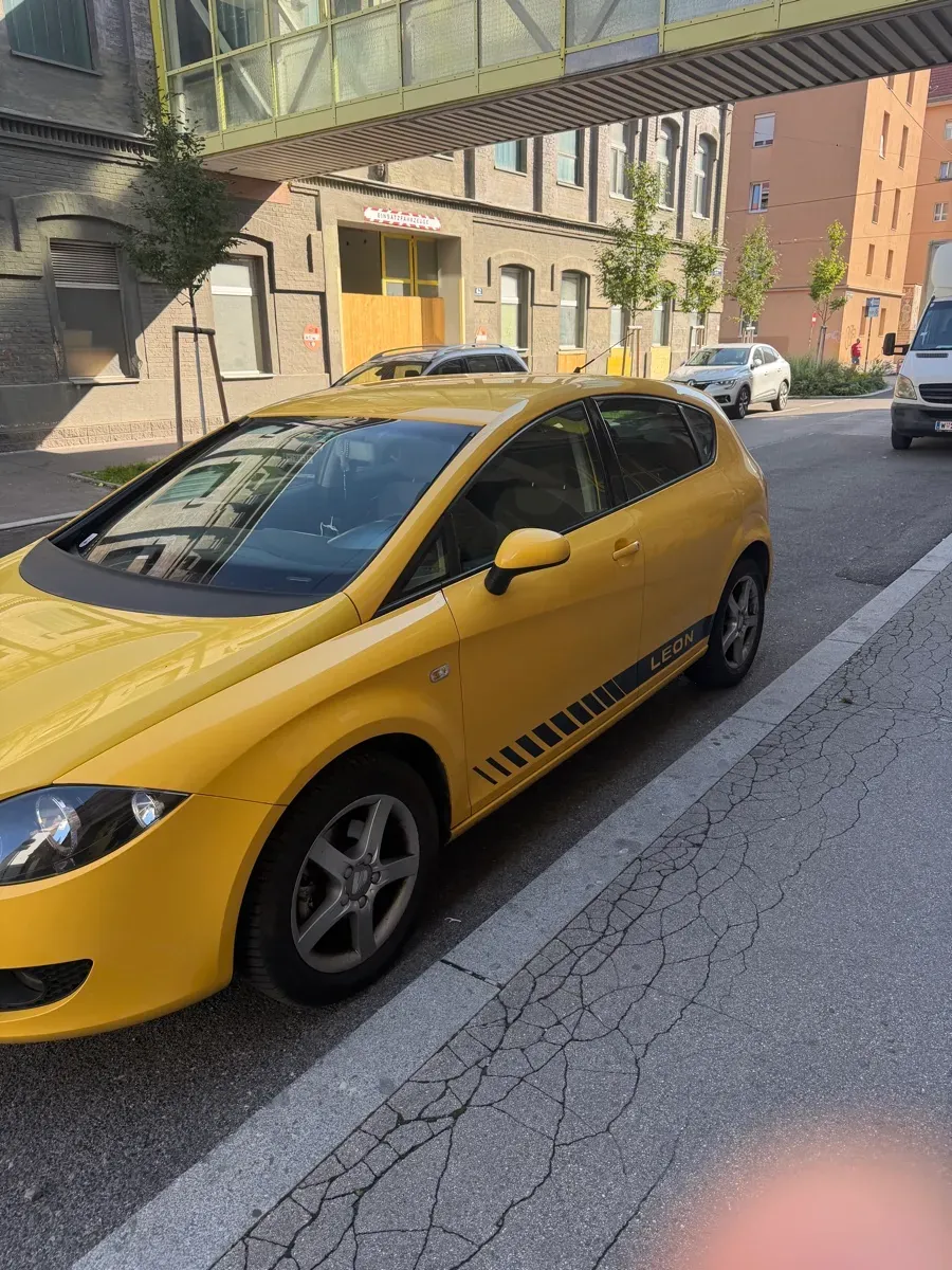 Seat Leon 2008 photo 2