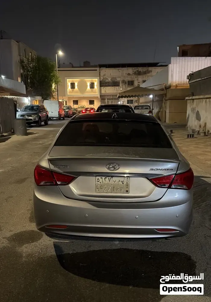 Hyundai Sonata 2011 photo 2