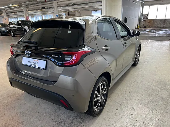 Toyota Yaris 2023 photo 5