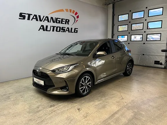 Toyota Yaris 2023 photo 2