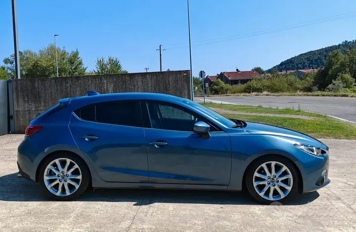 Mazda Mazda3 2015 photo 4