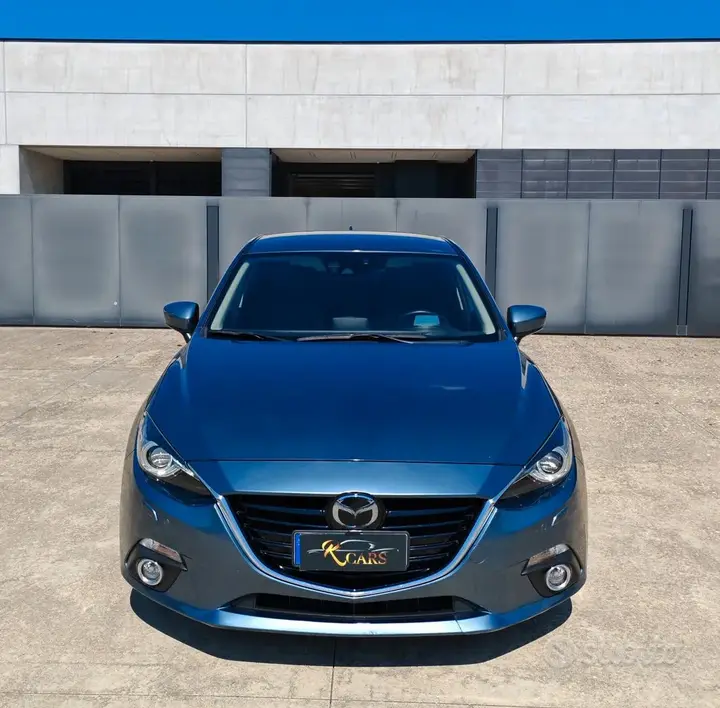 Mazda Mazda3 2015 photo 2