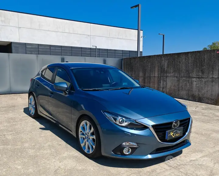 Mazda Mazda3 2015 photo 3