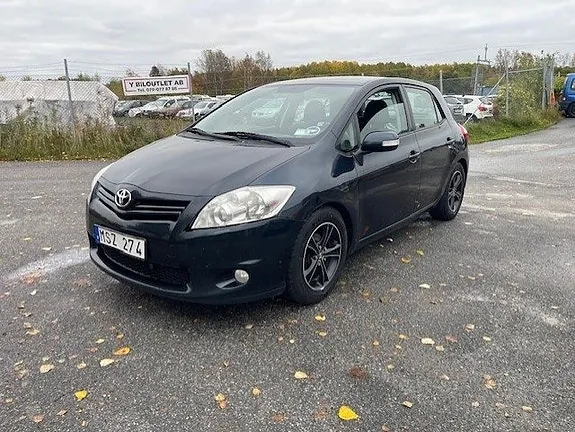 Toyota Auris 2012 photo 2