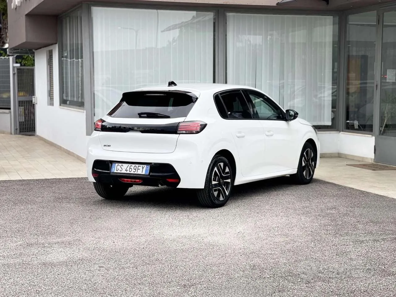 Peugeot 208 2024 photo 5