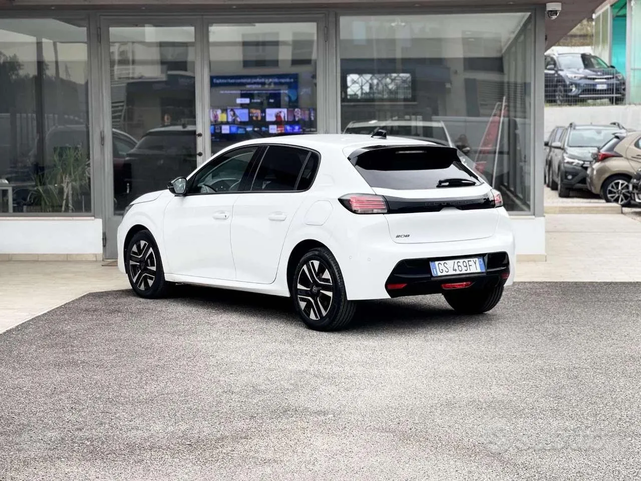 Peugeot 208 2024 photo 4
