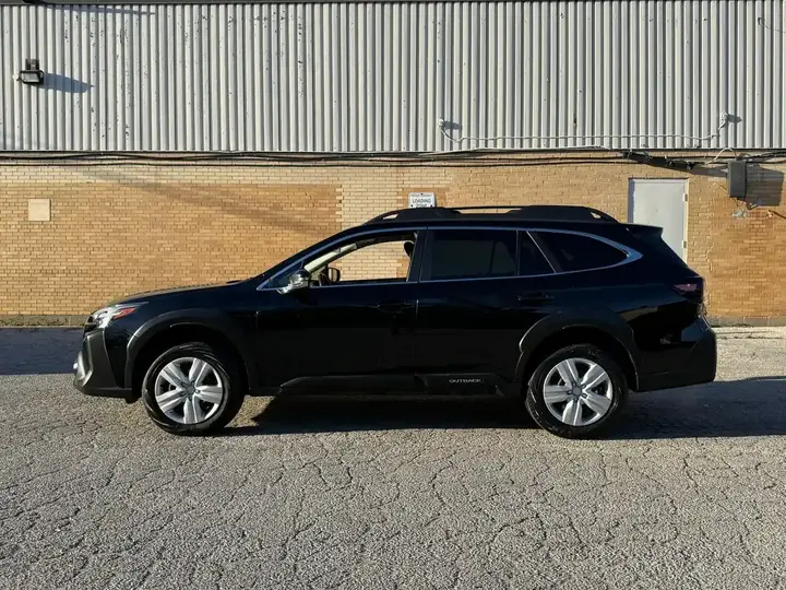 Subaru Outback 2023 photo 3