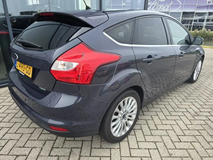 Ford Focus 2014 photo 2