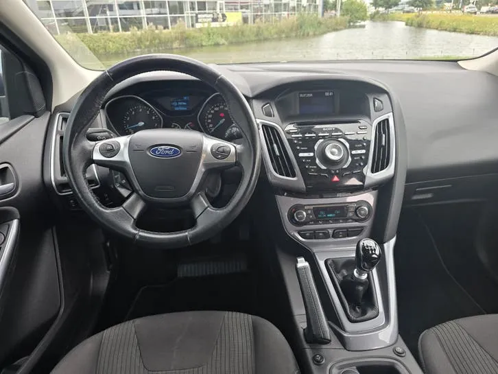 Ford Focus 2014 photo 3