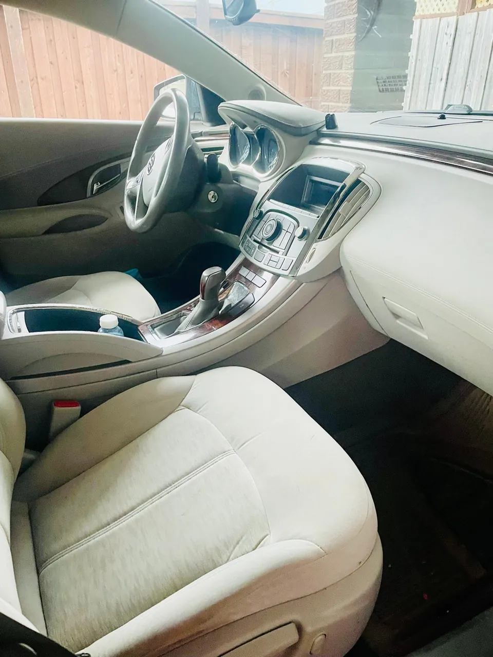 Buick Lacrosse 2010 photo 2
