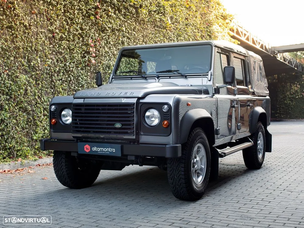 Land Rover Defender 2011 photo 4