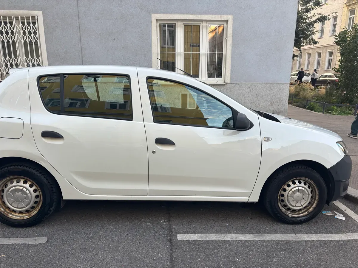 Dacia Sandero 2013 photo 3