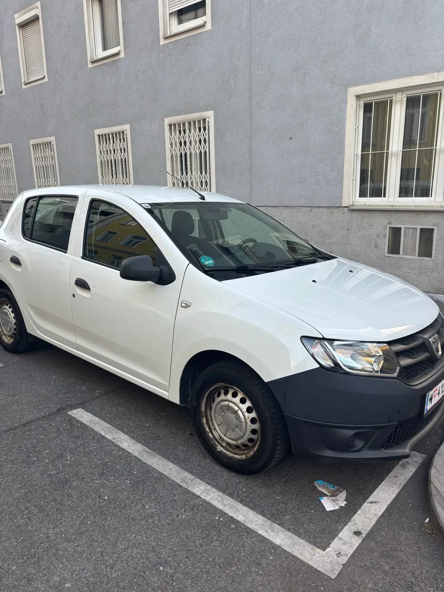 Dacia Sandero 2013 photo 2