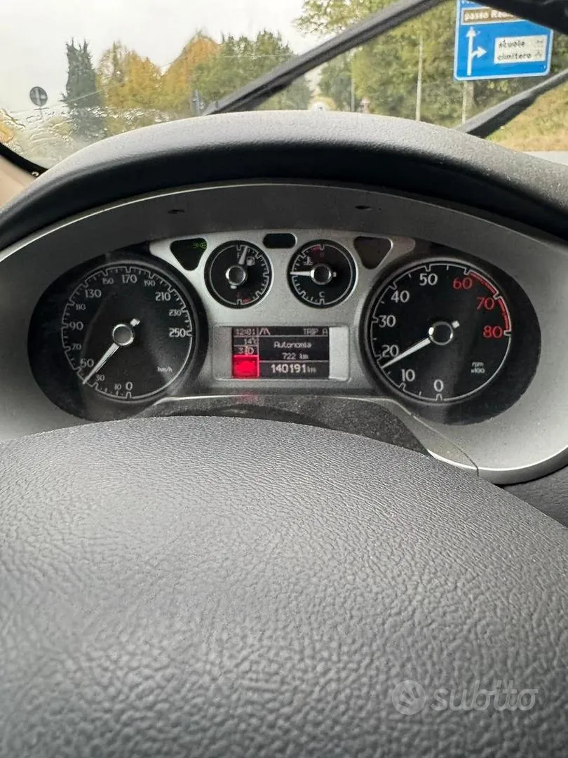 Lancia Delta 2008 photo 2