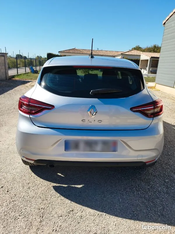 Renault Clio 2022 photo 2